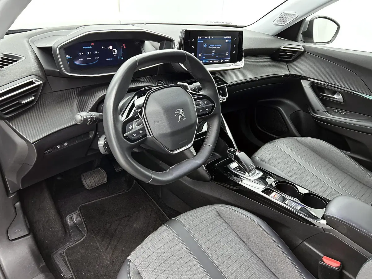 1.2 130pk Allure Pack Automaat | Apple Carplay/Android Auto | Climate Control | Stoelverwarming | Adaptieve Cruise Control | 17"LMV | LED | Camera |