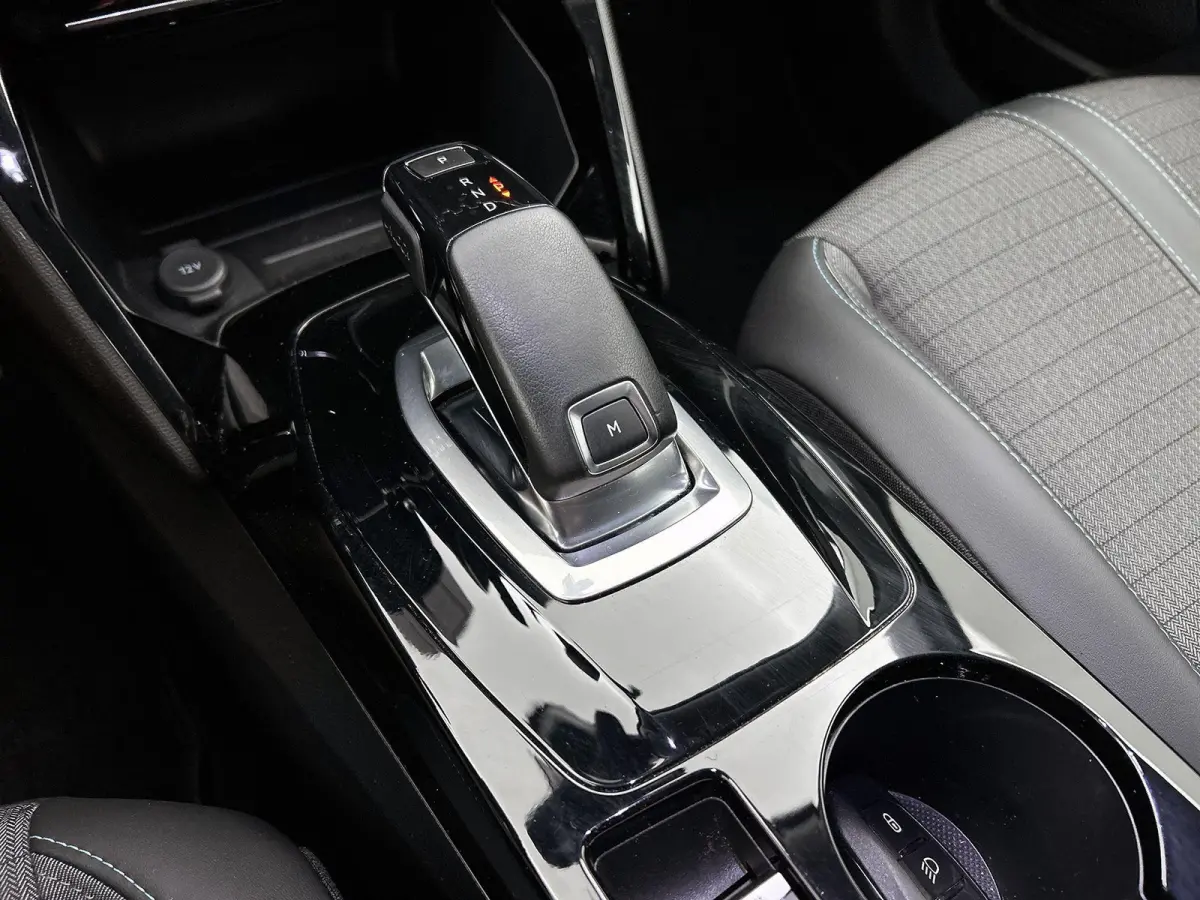 1.2 130pk Allure Pack Automaat | Apple Carplay/Android Auto | Climate Control | Stoelverwarming | Adaptieve Cruise Control | 17"LMV | LED | Camera |