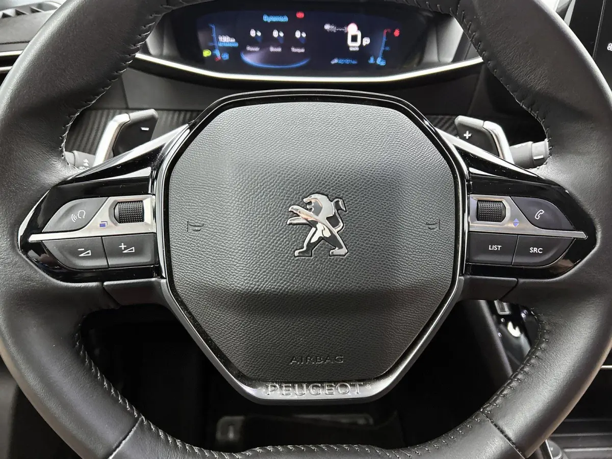 1.2 130pk Allure Pack Automaat | Apple Carplay/Android Auto | Climate Control | Stoelverwarming | Adaptieve Cruise Control | 17"LMV | LED | Camera |