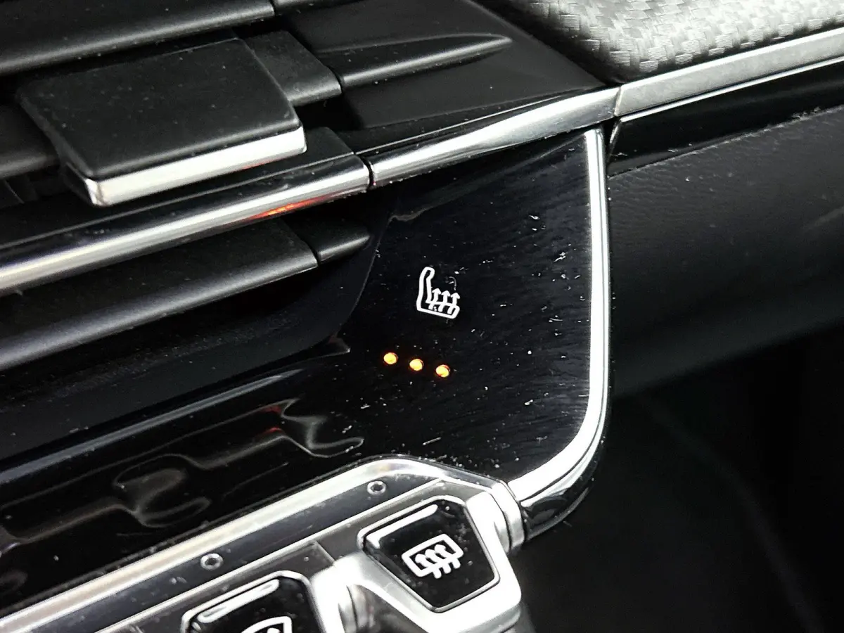 1.2 130pk Allure Pack Automaat | Apple Carplay/Android Auto | Climate Control | Stoelverwarming | Adaptieve Cruise Control | 17"LMV | LED | Camera |