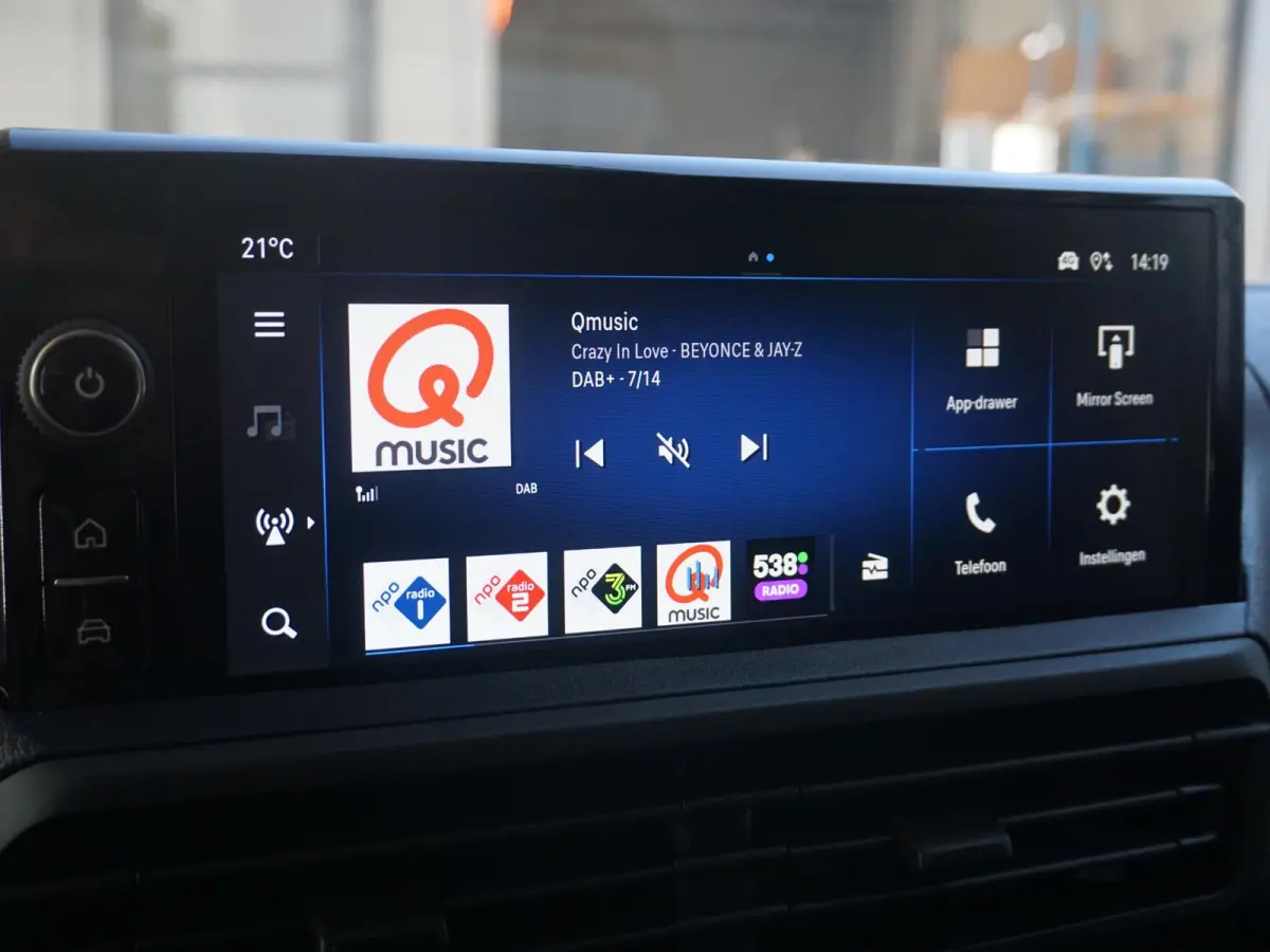 Vivaro-e 75kWh | STX Sport | Mooiste  bus van NL (!) | Lederen bekleding | Spoilerpakket | 18 inch Lichtmetalen velgen | Dynamic Comfort NAV Pakket | Winterpakket | 2x schuifdeur | Betimmeri