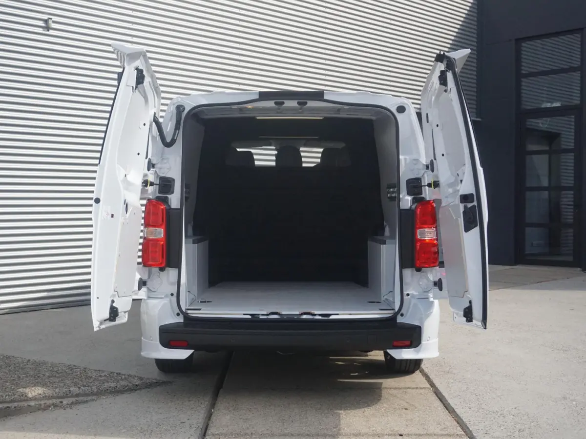 Vivaro-e 75kWh | STX Sport | Mooiste  bus van NL (!) | Lederen bekleding | Spoilerpakket | 18 inch Lichtmetalen velgen | Dynamic Comfort NAV Pakket | Winterpakket | 2x schuifdeur | Betimmeri