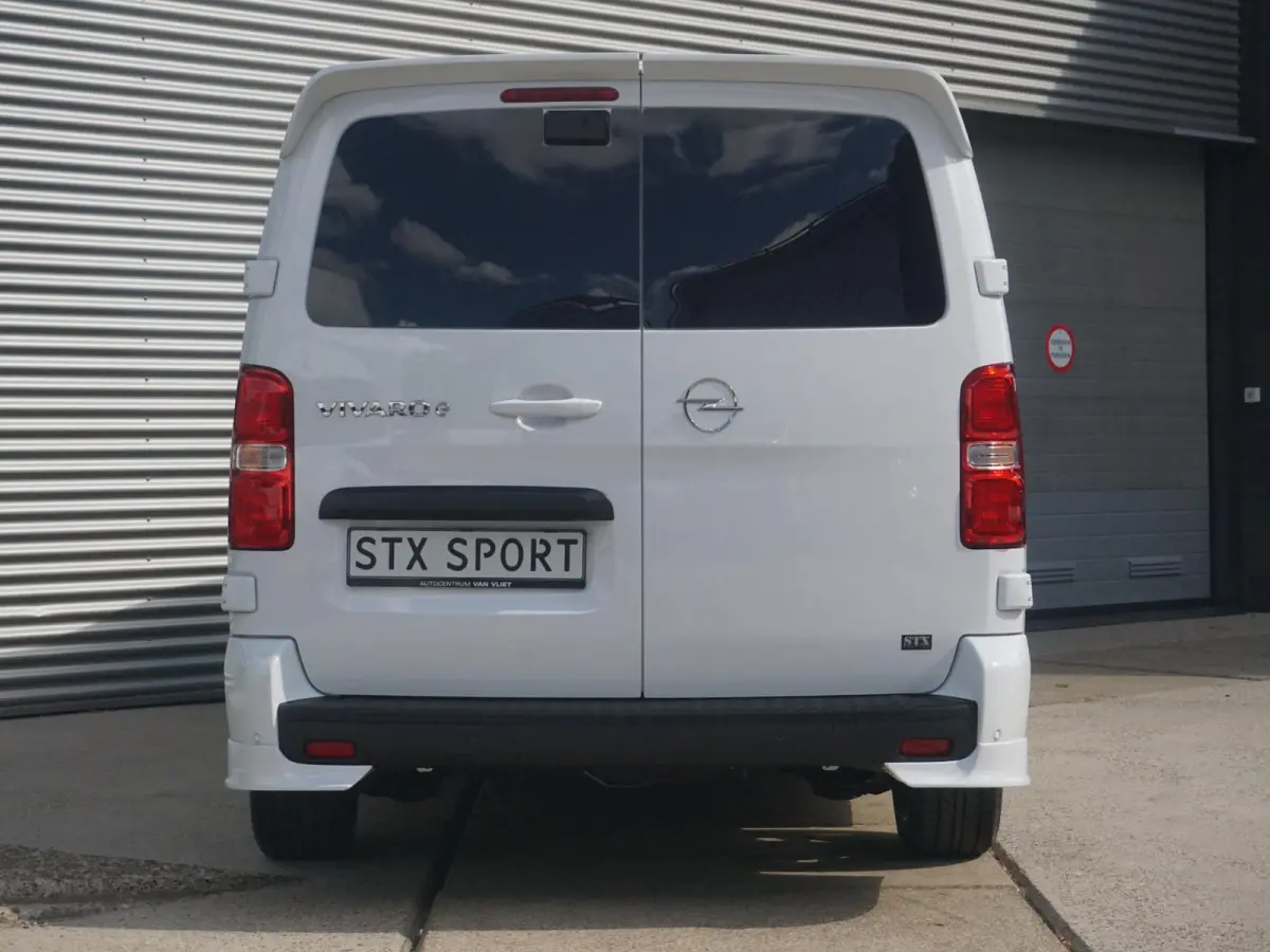 Vivaro-e 75kWh | STX Sport | Mooiste  bus van NL (!) | Lederen bekleding | Spoilerpakket | 18 inch Lichtmetalen velgen | Dynamic Comfort NAV Pakket | Winterpakket | 2x schuifdeur | Betimmeri