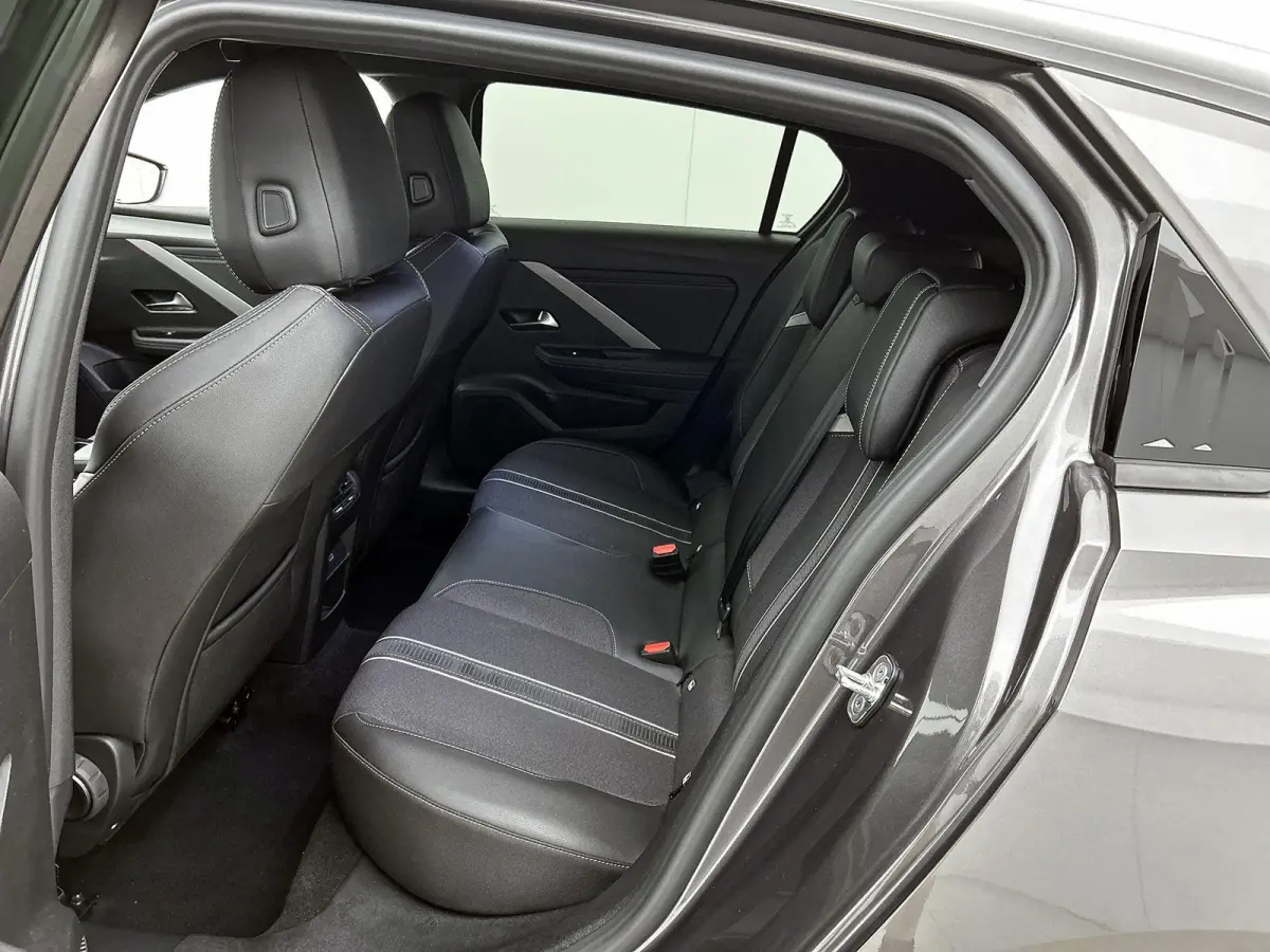 1.2 145pk Hybrid GS Automaat | Navigatie | Climate Control | Adaptieve Cruise Control | 360 Camera | Keyless Entry/Start | 17"LMV | Stoel/Stuurverwarming | Apple Carplay/Android Auto |