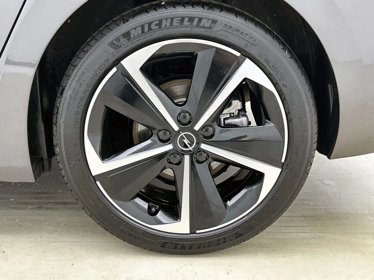 1.2 145pk Hybrid GS Automaat | Navigatie | Climate Control | Adaptieve Cruise Control | 360 Camera | Keyless Entry/Start | 17"LMV | Stoel/Stuurverwarming | Apple Carplay/Android Auto |