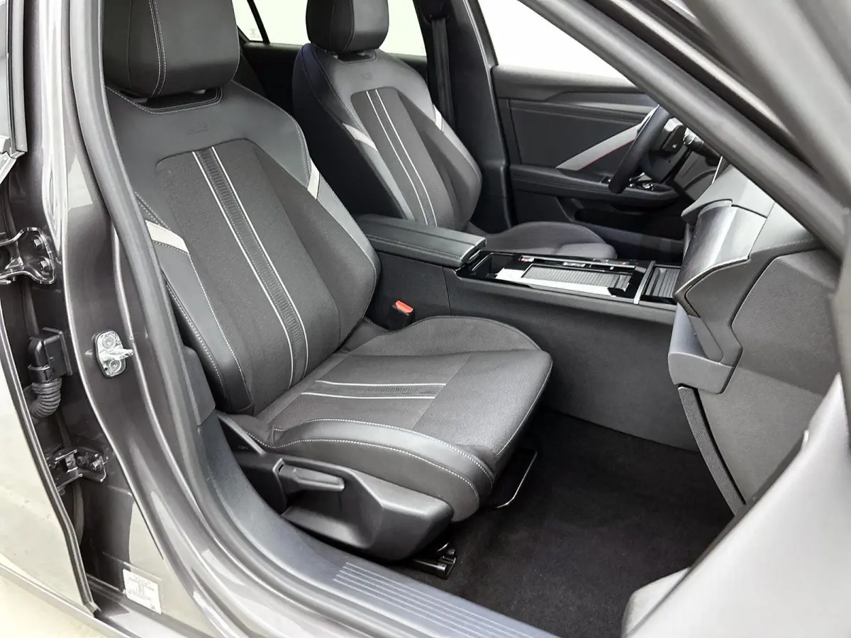 1.2 145pk Hybrid GS Automaat | Navigatie | Climate Control | Adaptieve Cruise Control | 360 Camera | Keyless Entry/Start | 17"LMV | Stoel/Stuurverwarming | Apple Carplay/Android Auto |