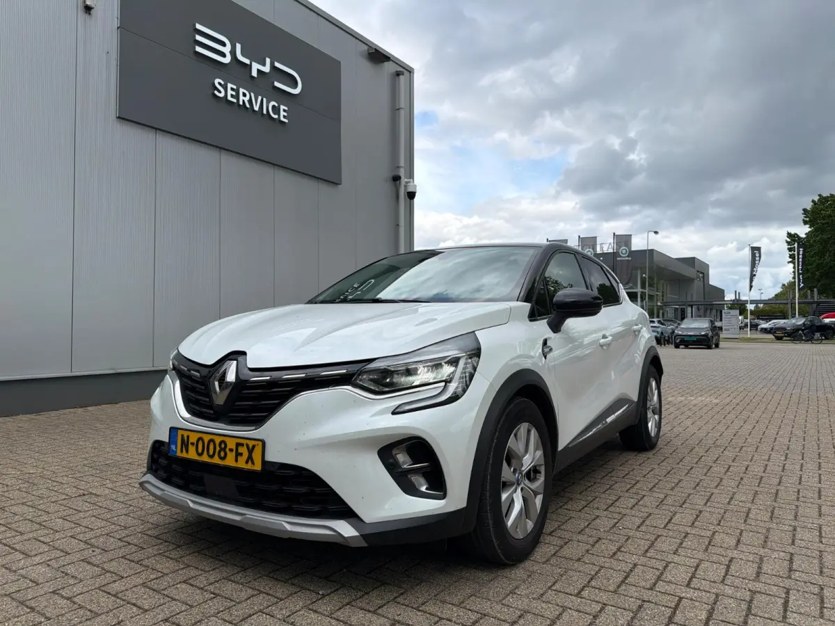 E-Tech Plug-in Hybrid 160 Intens | Trekhaak | Parkeercamera | Navigatie |
