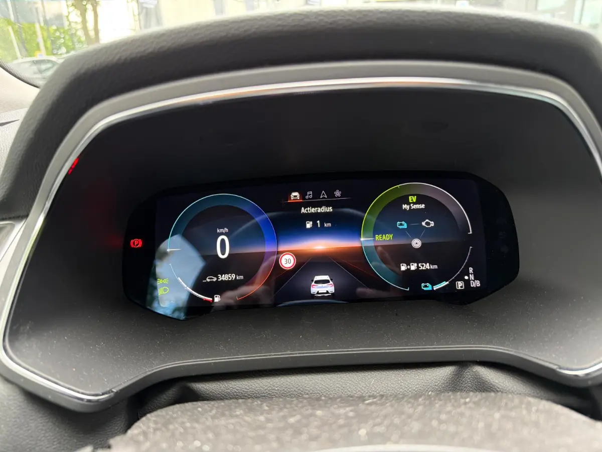 E-Tech Plug-in Hybrid 160 Intens | Trekhaak | Parkeercamera | Navigatie |
