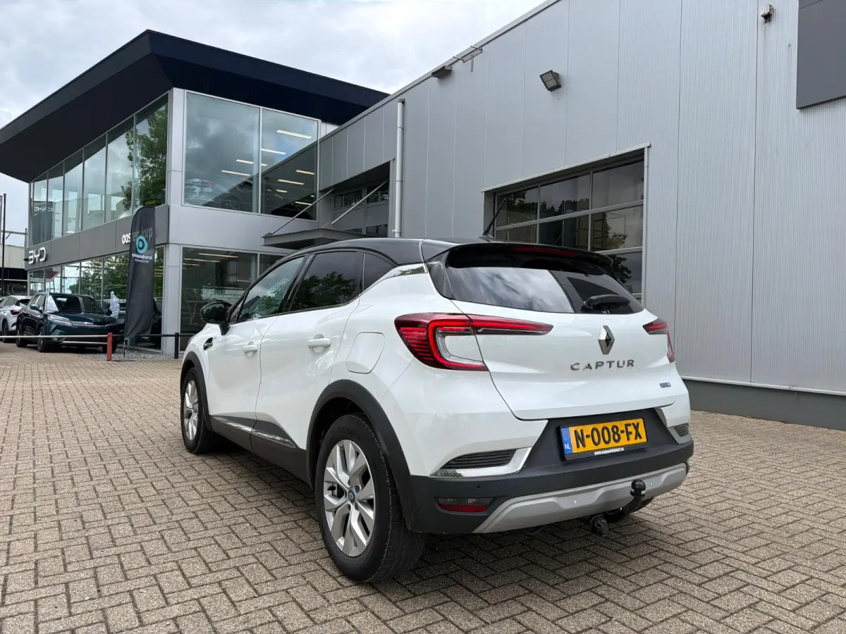 E-Tech Plug-in Hybrid 160 Intens | Trekhaak | Parkeercamera | Navigatie |