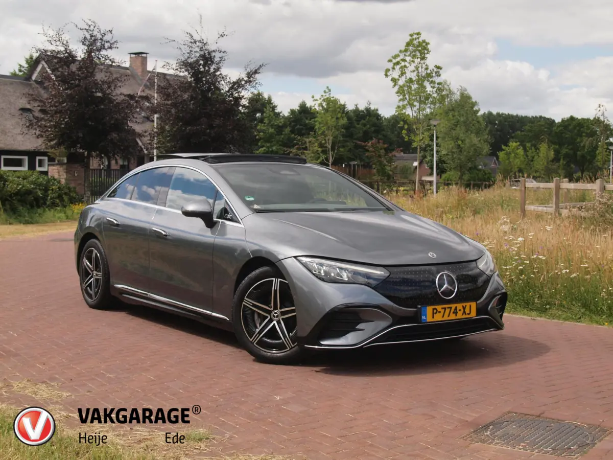 350+ Launch Edition AMG Line 91 kWh | Panoramadak | Burmester | Camera | Sfeerverlichting | ACC |