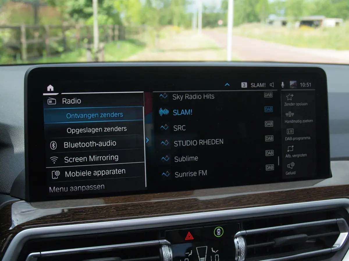 xDrive30e Business Edition Plus | Panoramadak | Head-Up Display | Camera | Sfeerverlichting | LED-Laser |