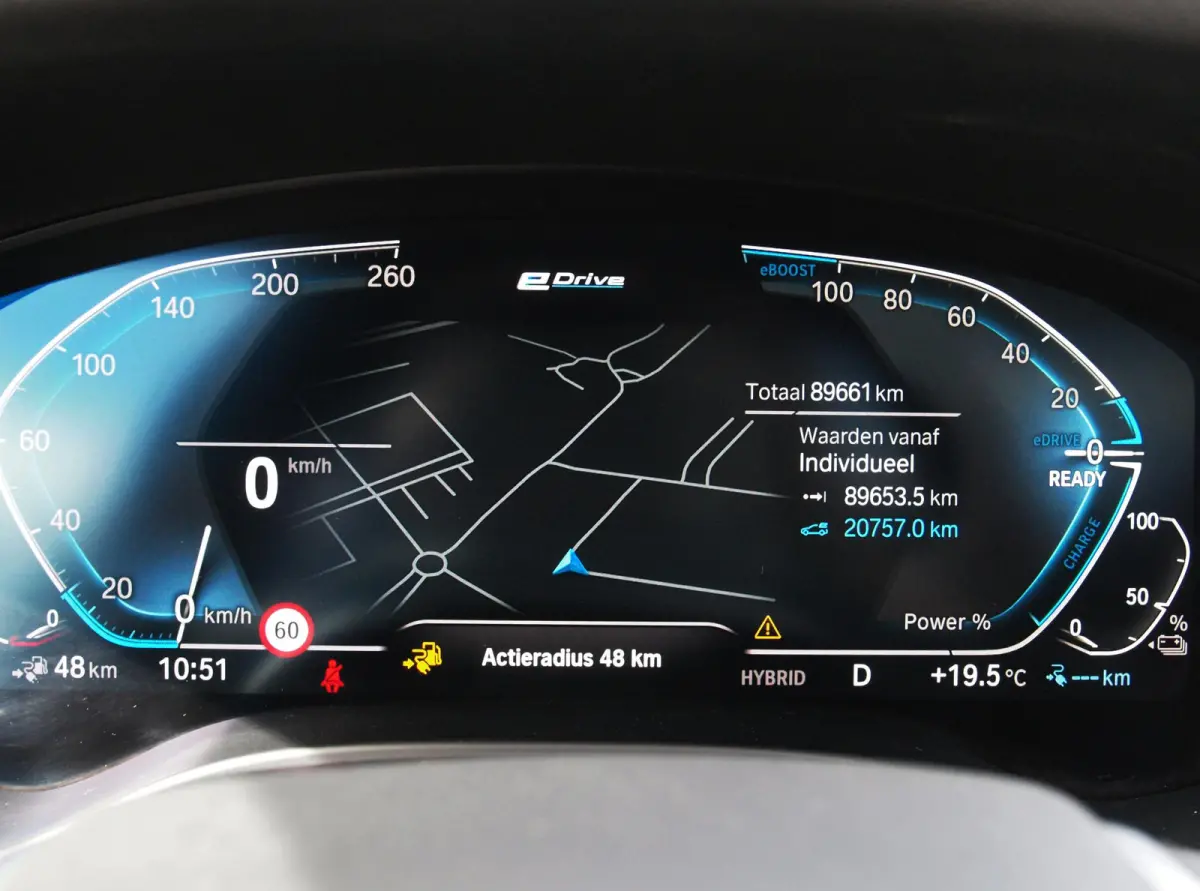xDrive30e Business Edition Plus | Panoramadak | Head-Up Display | Camera | Sfeerverlichting | LED-Laser |