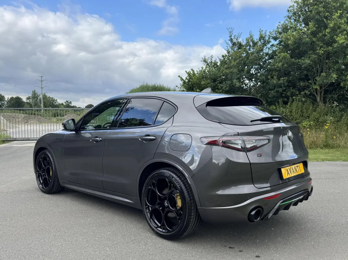 2.0t Q4 Veloce My24 model, 21inch!!