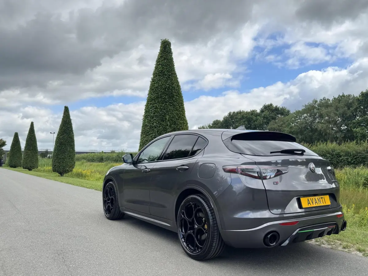 2.0t Q4 Veloce My24 model, 21inch!!