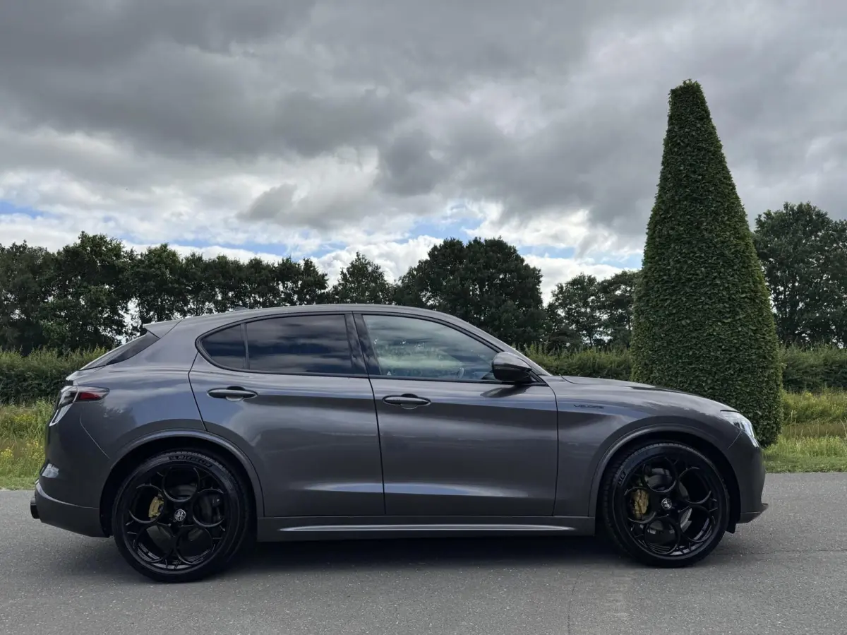 2.0t Q4 Veloce My24 model, 21inch!!