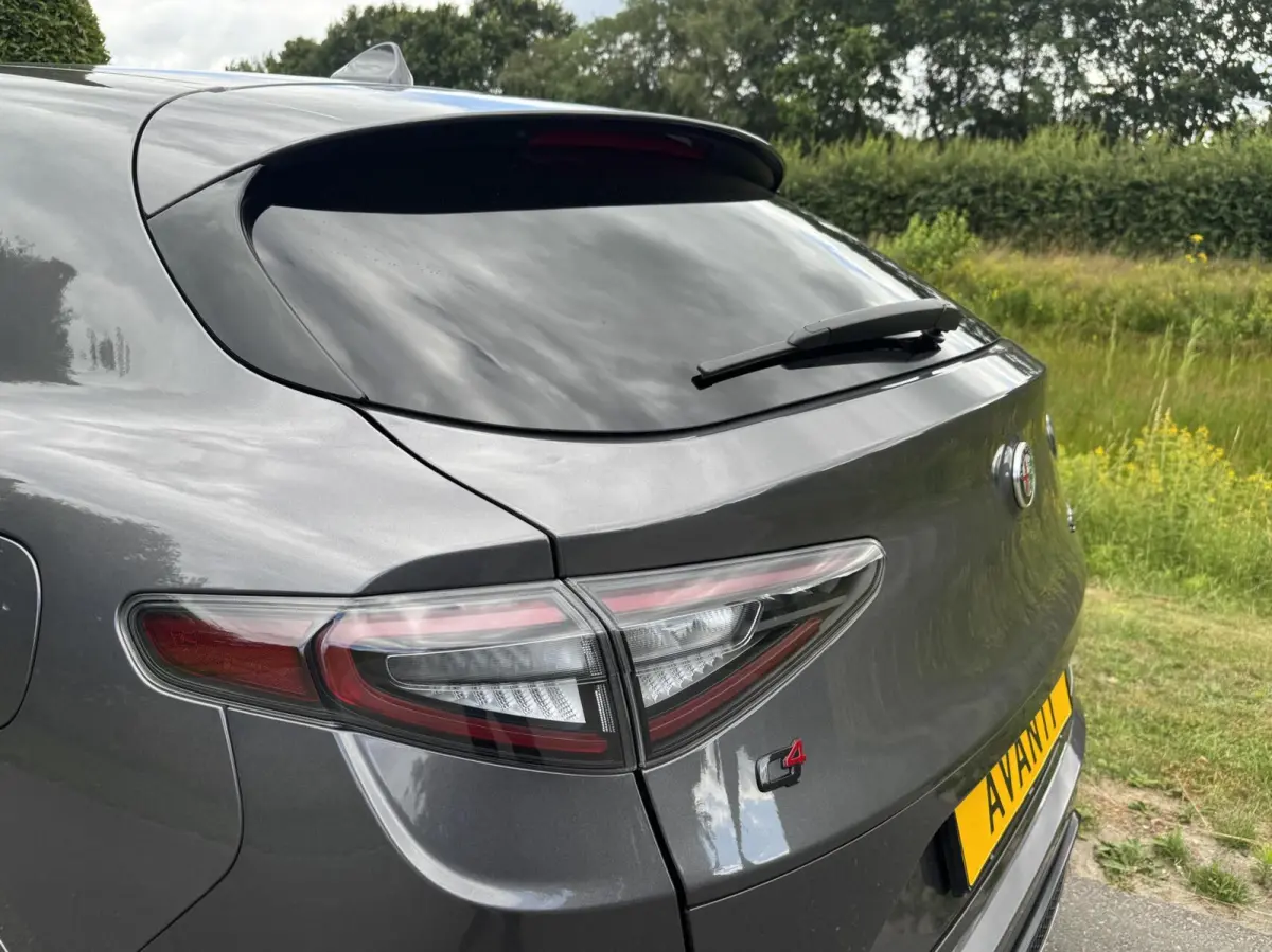 2.0t Q4 Veloce My24 model, 21inch!!