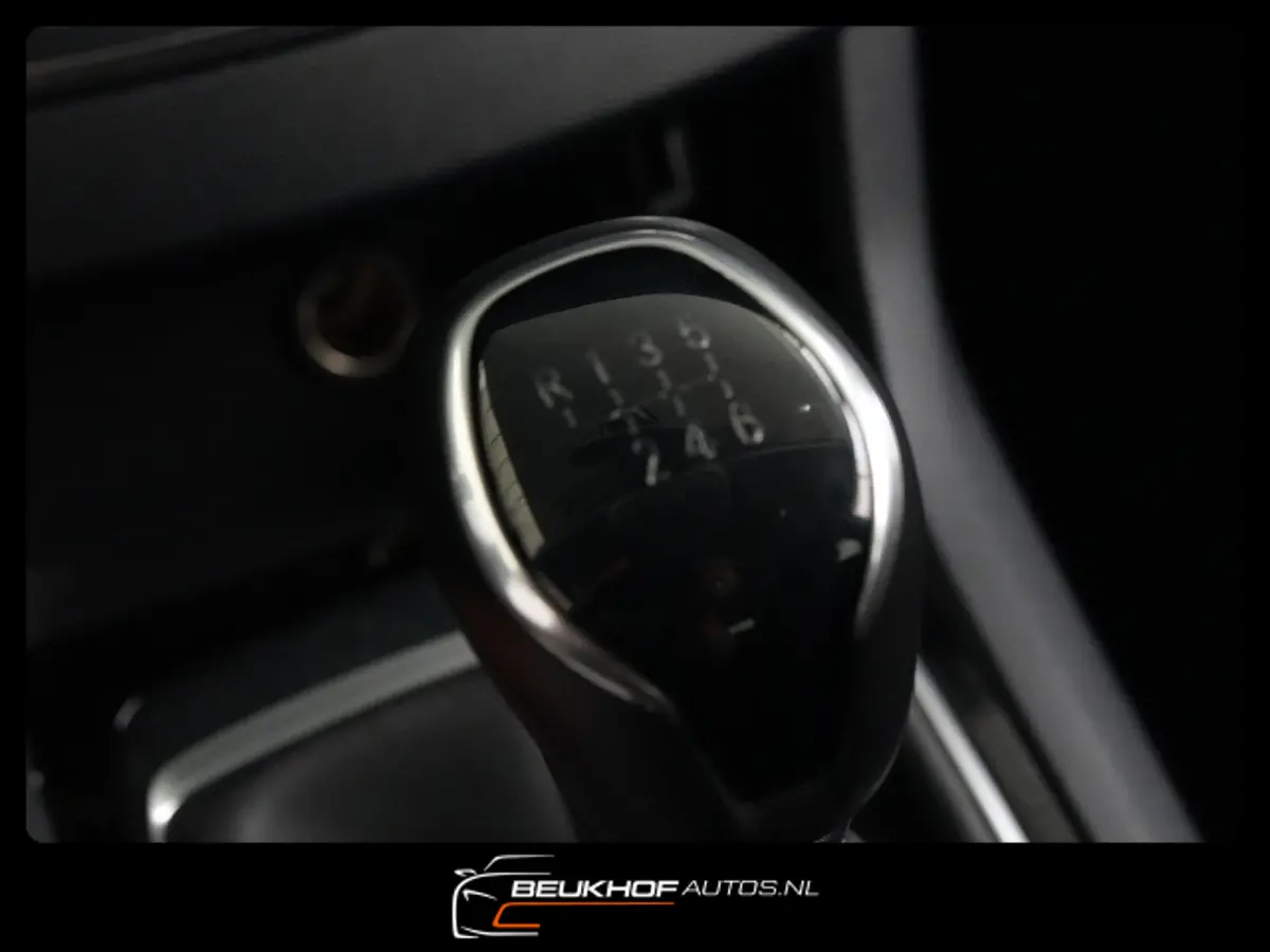 1.2 PureTech Nieuwe Riem Carplay Navigati Cruise