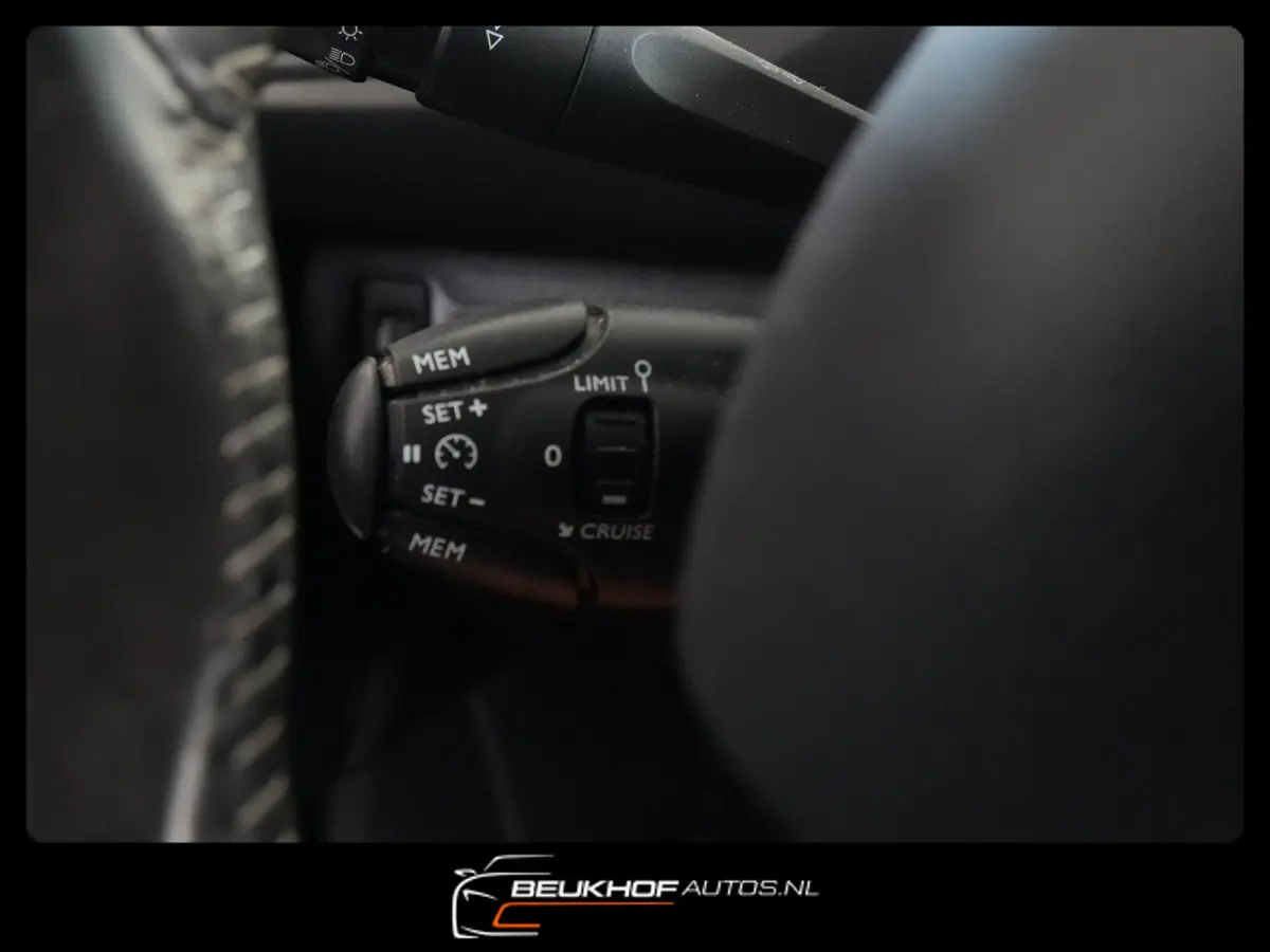 1.2 PureTech Nieuwe Riem Carplay Navigati Cruise