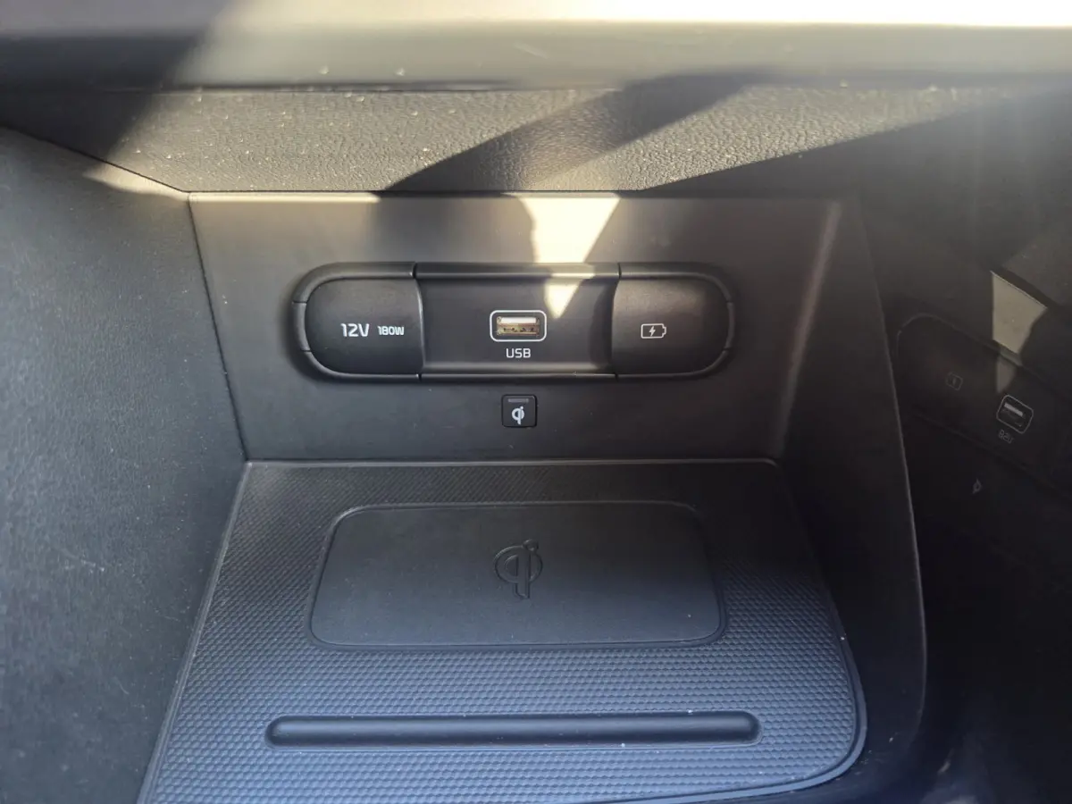 1.6 GDi Hybrid ExecutiveLine Automaat/ Navigatie/ Parkeersensoren V+A/ Lederen bekleding/ Camera/ Rijklaarprijs!