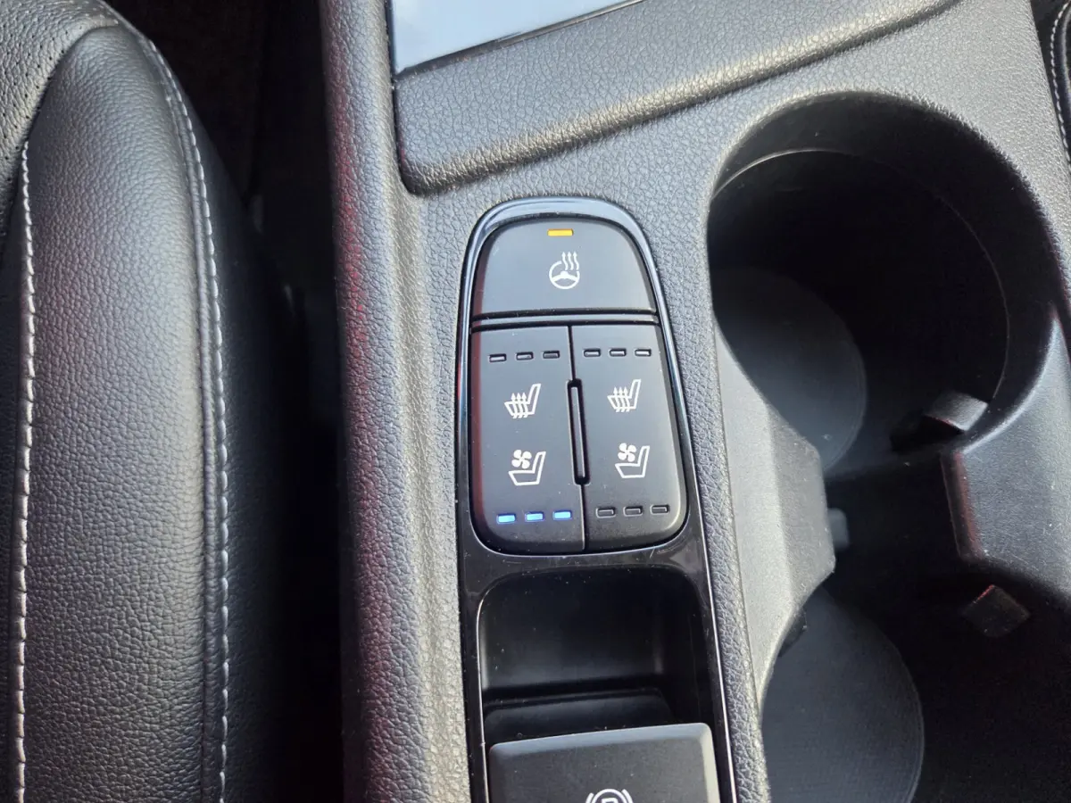 1.6 GDi Hybrid ExecutiveLine Automaat/ Navigatie/ Parkeersensoren V+A/ Lederen bekleding/ Camera/ Rijklaarprijs!