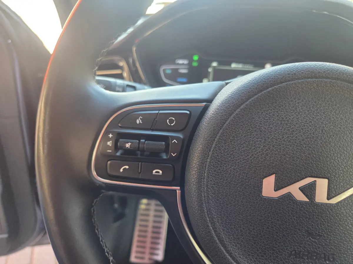 1.6 GDi Hybrid ExecutiveLine Automaat/ Navigatie/ Parkeersensoren V+A/ Lederen bekleding/ Camera/ Rijklaarprijs!