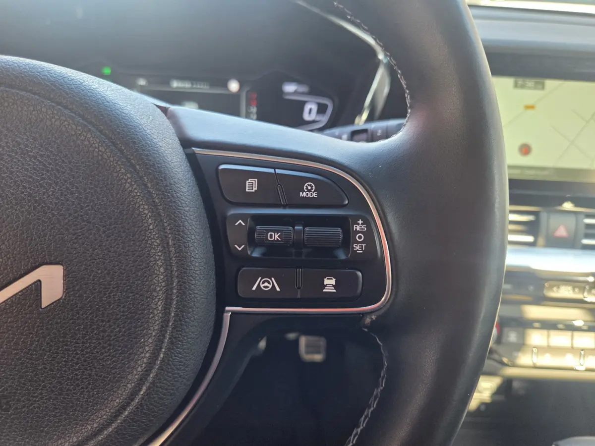 1.6 GDi Hybrid ExecutiveLine Automaat/ Navigatie/ Parkeersensoren V+A/ Lederen bekleding/ Camera/ Rijklaarprijs!