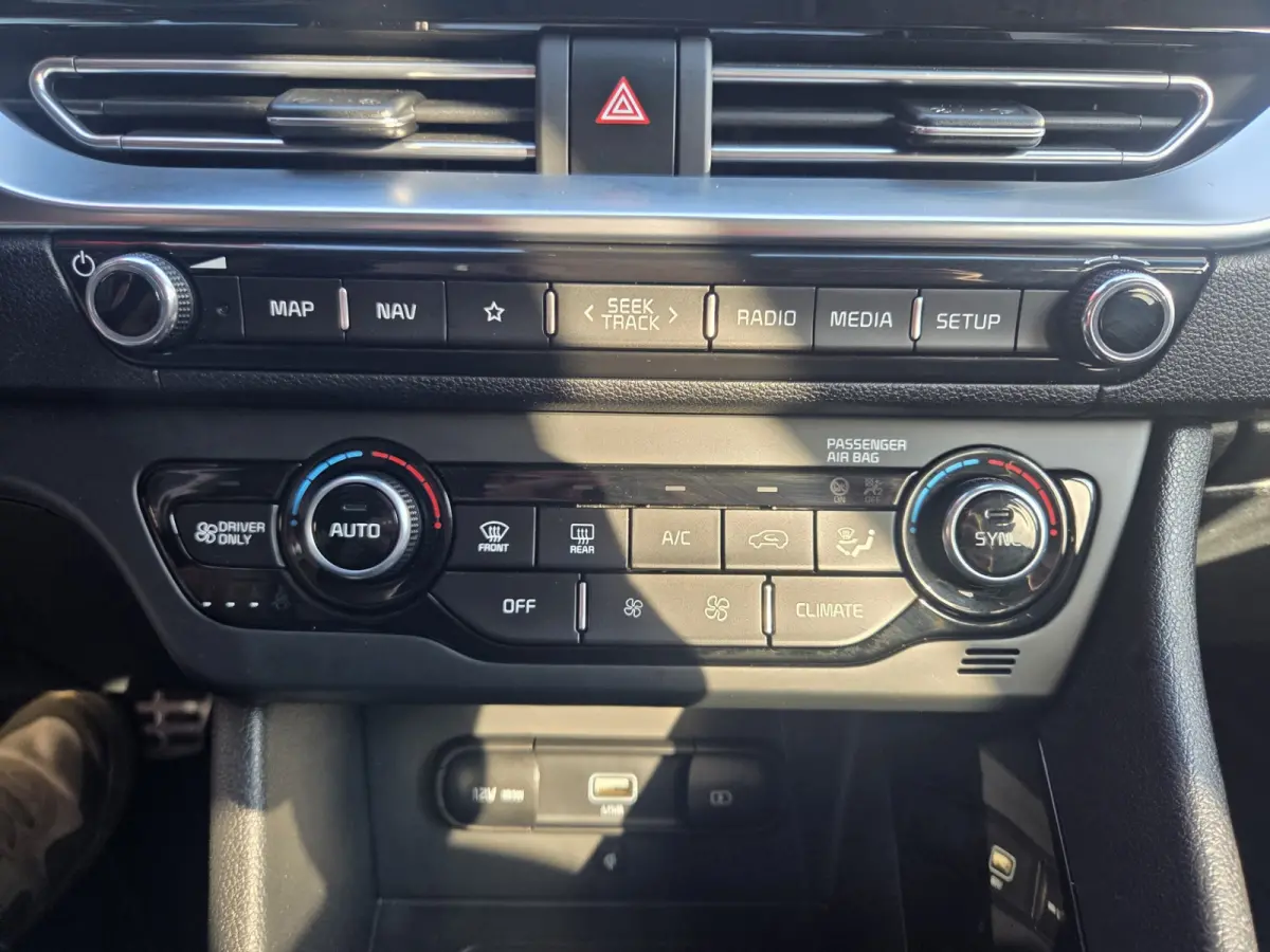 1.6 GDi Hybrid ExecutiveLine Automaat/ Navigatie/ Parkeersensoren V+A/ Lederen bekleding/ Camera/ Rijklaarprijs!