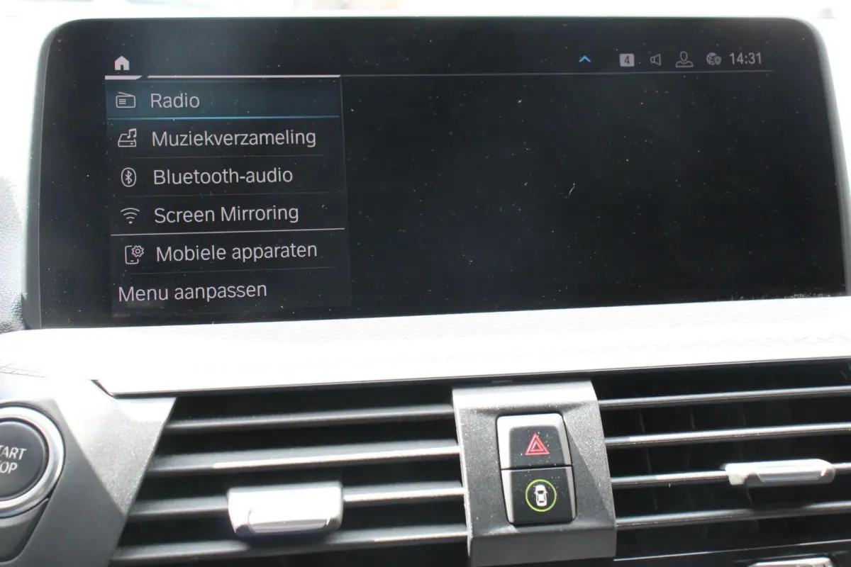xDrive30e 292pk Hybrid Steptronic M Sport DEMO Navigatie Apple Carplay/Android Auto Parkeersensoren Camera Panoramadak Adaptive Cruise Control Adaptieve LED-koplampen Sound-systeem Harman-Ka