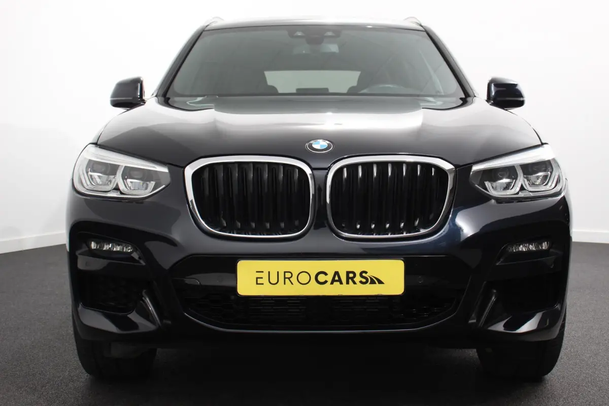 xDrive30e 292pk Hybrid Steptronic M Sport DEMO Navigatie Apple Carplay/Android Auto Parkeersensoren Camera Panoramadak Adaptive Cruise Control Adaptieve LED-koplampen Sound-systeem Harman-Ka