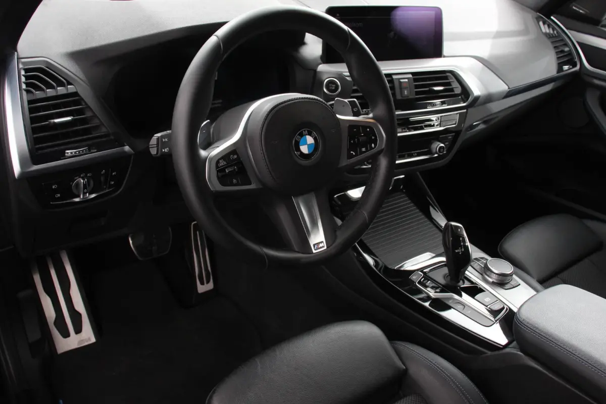 xDrive30e 292pk Hybrid Steptronic M Sport DEMO Navigatie Apple Carplay/Android Auto Parkeersensoren Camera Panoramadak Adaptive Cruise Control Adaptieve LED-koplampen Sound-systeem Harman-Ka