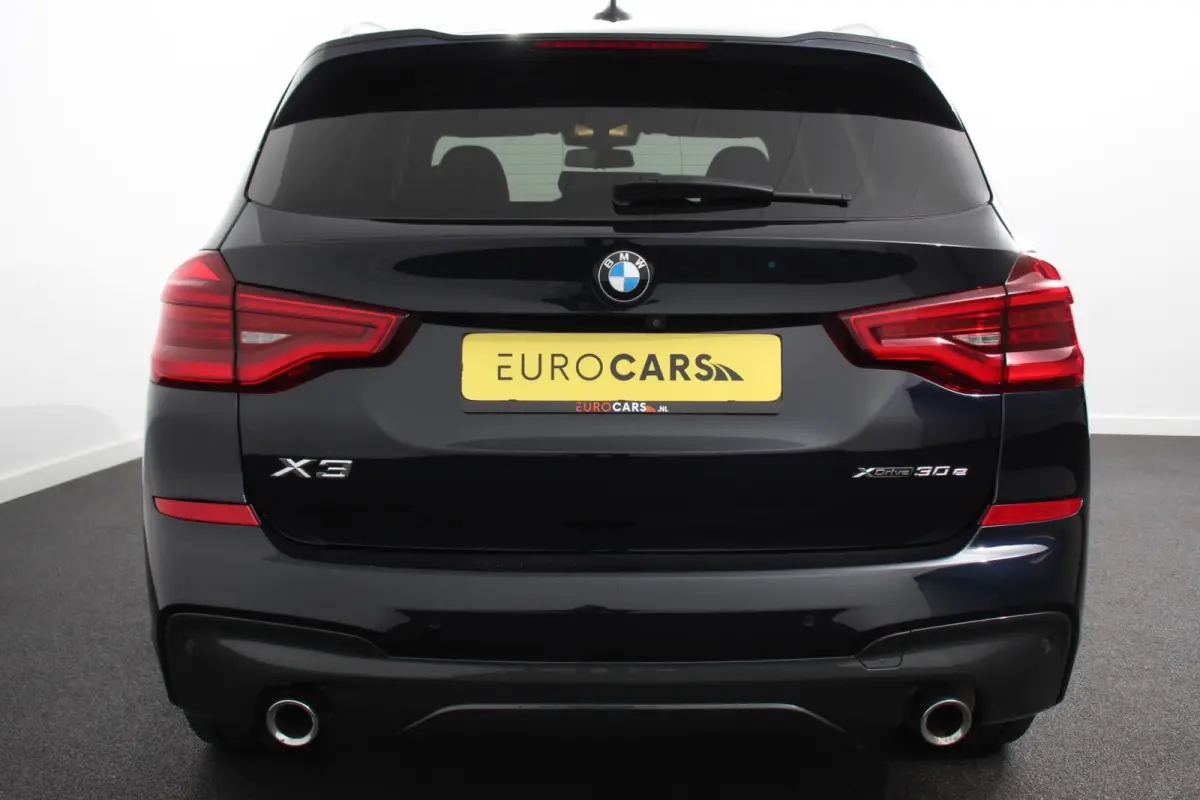 xDrive30e 292pk Hybrid Steptronic M Sport DEMO Navigatie Apple Carplay/Android Auto Parkeersensoren Camera Panoramadak Adaptive Cruise Control Adaptieve LED-koplampen Sound-systeem Harman-Ka