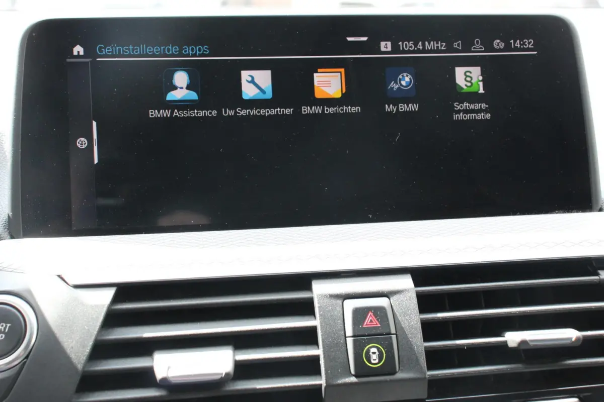 xDrive30e 292pk Hybrid Steptronic M Sport DEMO Navigatie Apple Carplay/Android Auto Parkeersensoren Camera Panoramadak Adaptive Cruise Control Adaptieve LED-koplampen Sound-systeem Harman-Ka