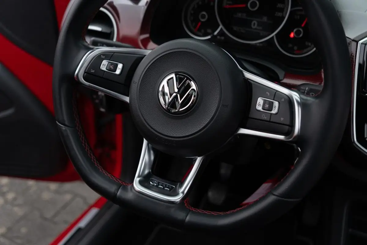Up! 1.0 TSI GTI|1ste Eig.|5-deurs|Panoramadak|Airco|Stoelverwarming|6BAK|TornadoRood|Dealer Onderhouden