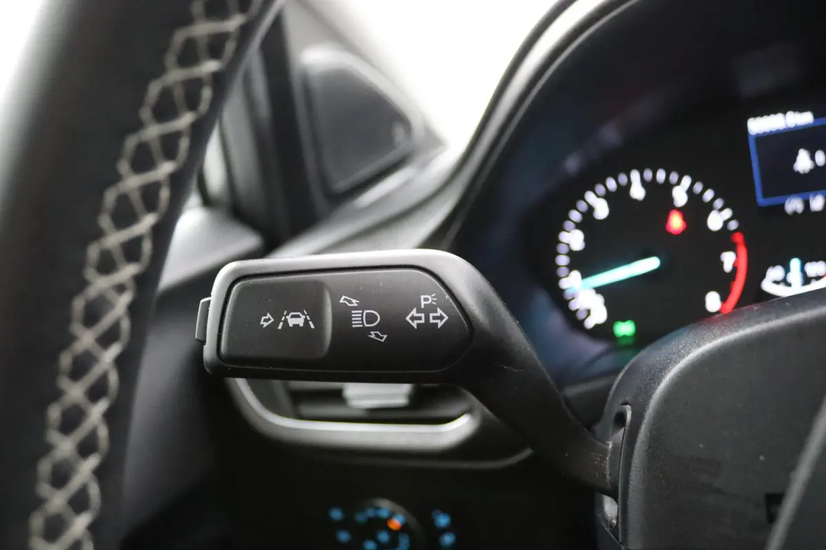 1.0 EcoBoost Titanium*ACC*PANO*CAM*LED*NAVI