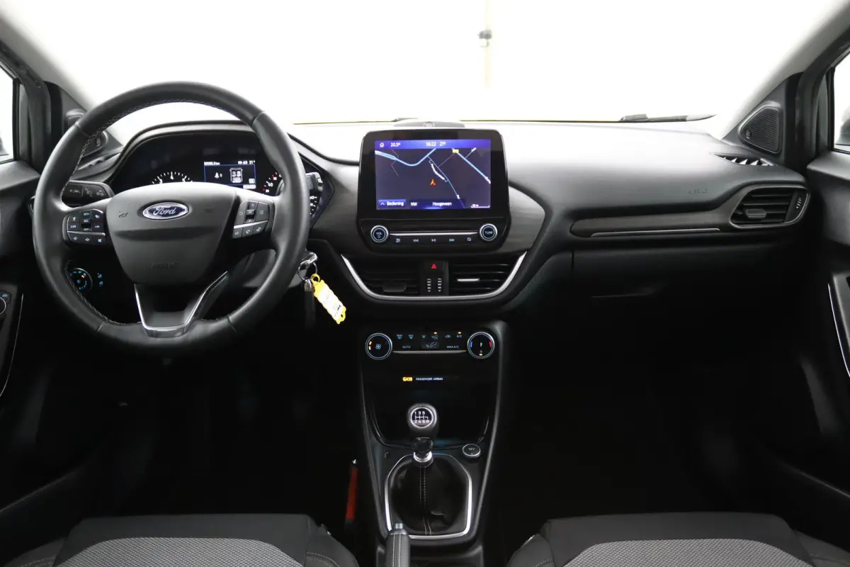 1.0 EcoBoost Titanium*ACC*PANO*CAM*LED*NAVI