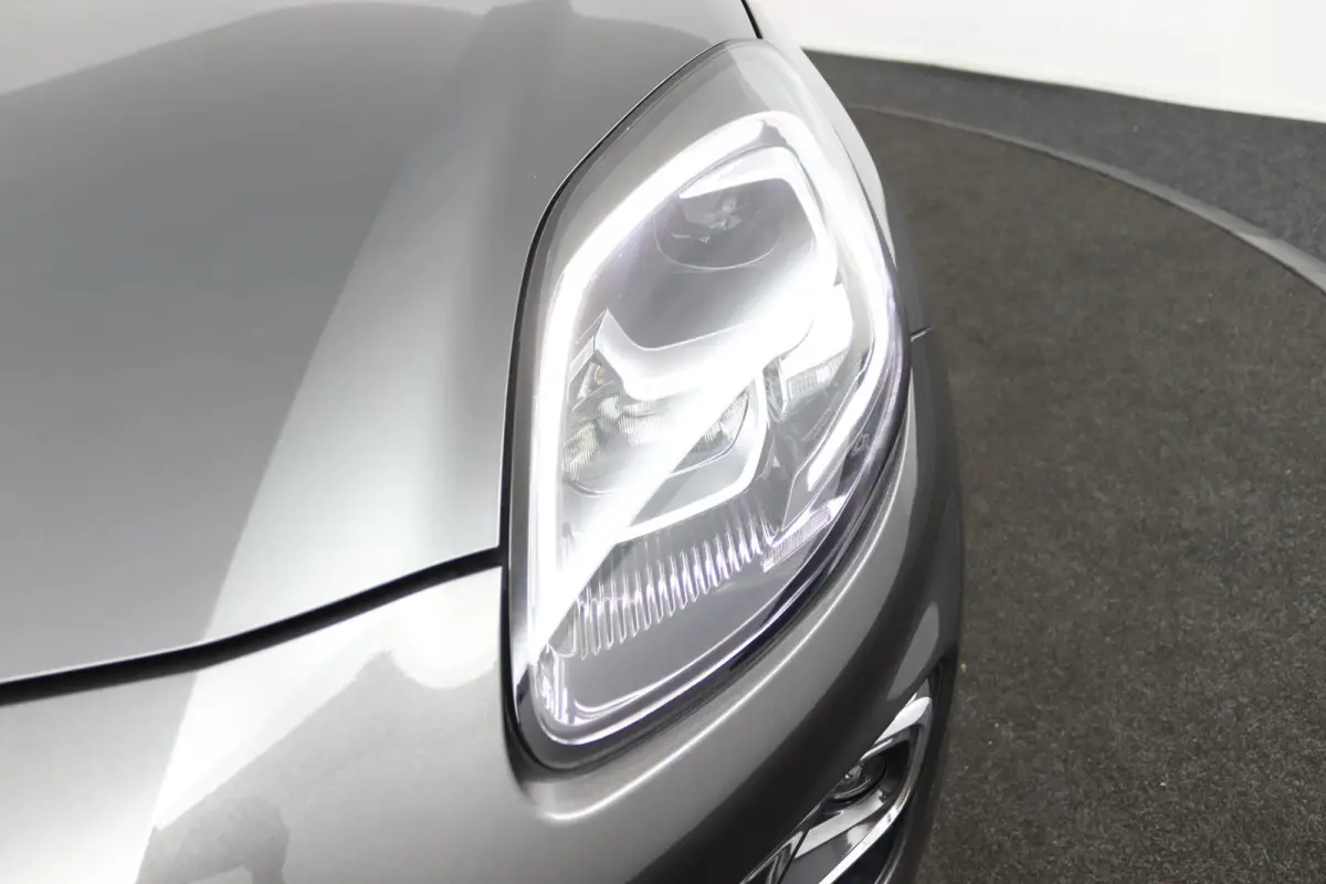 1.0 EcoBoost Titanium*ACC*PANO*CAM*LED*NAVI