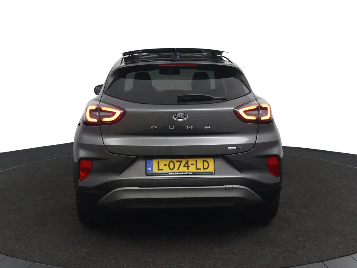 1.0 EcoBoost Titanium*ACC*PANO*CAM*LED*NAVI