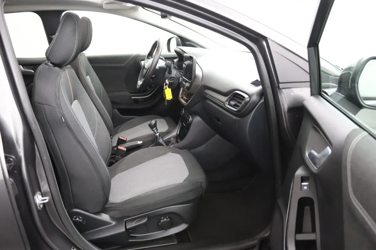 1.0 EcoBoost Titanium*ACC*PANO*CAM*LED*NAVI