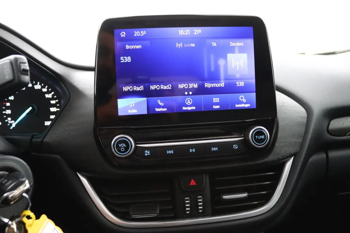 1.0 EcoBoost Titanium*ACC*PANO*CAM*LED*NAVI