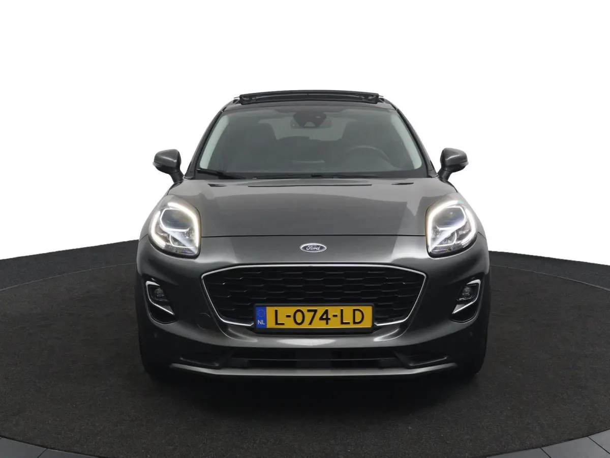 1.0 EcoBoost Titanium*ACC*PANO*CAM*LED*NAVI