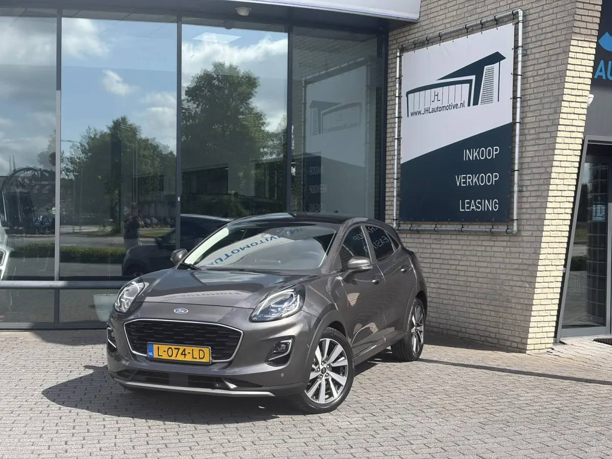 1.0 EcoBoost Titanium*ACC*PANO*CAM*LED*NAVI