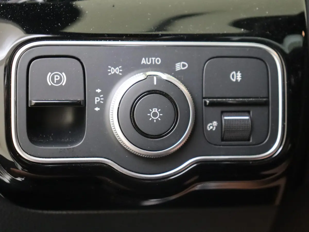 250 e Business Solution AMG / Premium Plus/ Panoramadak/ Night/ Memory/ Head Up/ 360 camera/ Sfeerverlichting