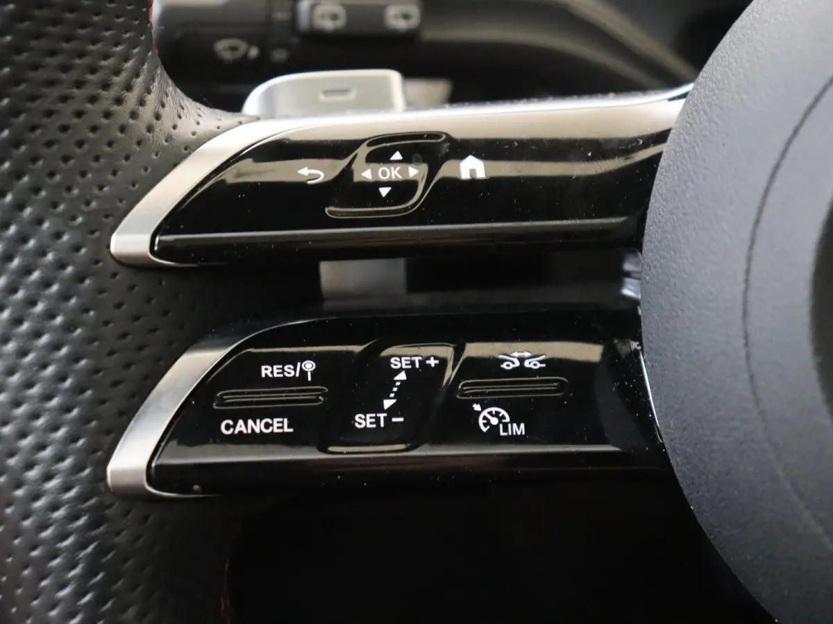 250 e Business Solution AMG / Premium Plus/ Panoramadak/ Night/ Memory/ Head Up/ 360 camera/ Sfeerverlichting