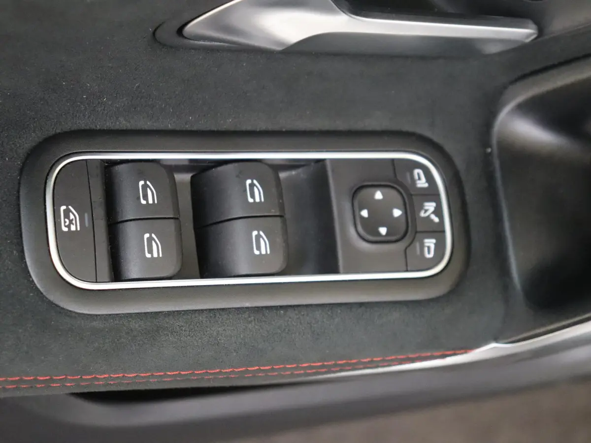 250 e Business Solution AMG / Premium Plus/ Panoramadak/ Night/ Memory/ Head Up/ 360 camera/ Sfeerverlichting