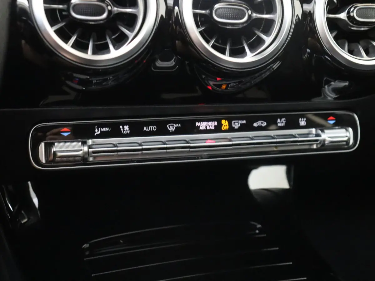250 e Business Solution AMG / Premium Plus/ Panoramadak/ Night/ Memory/ Head Up/ 360 camera/ Sfeerverlichting