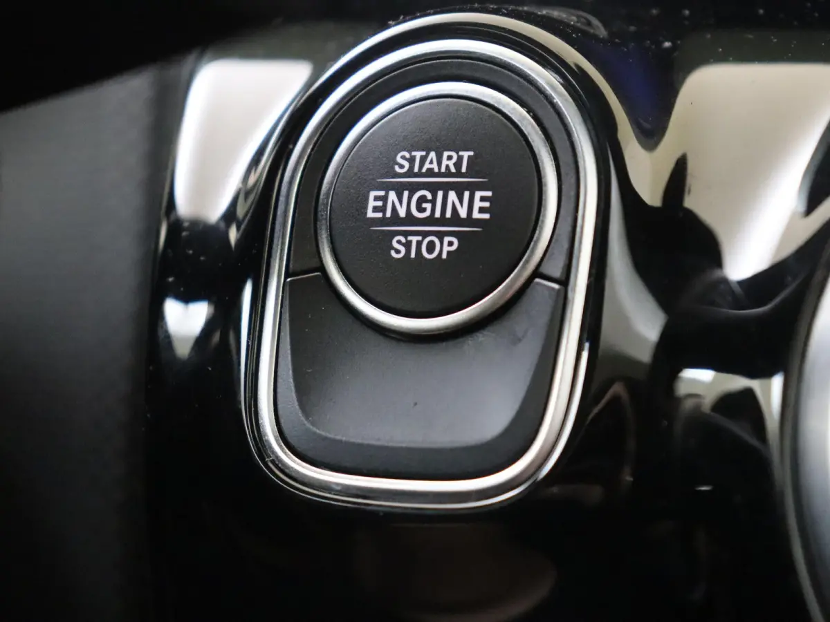 250 e Business Solution AMG / Premium Plus/ Panoramadak/ Night/ Memory/ Head Up/ 360 camera/ Sfeerverlichting