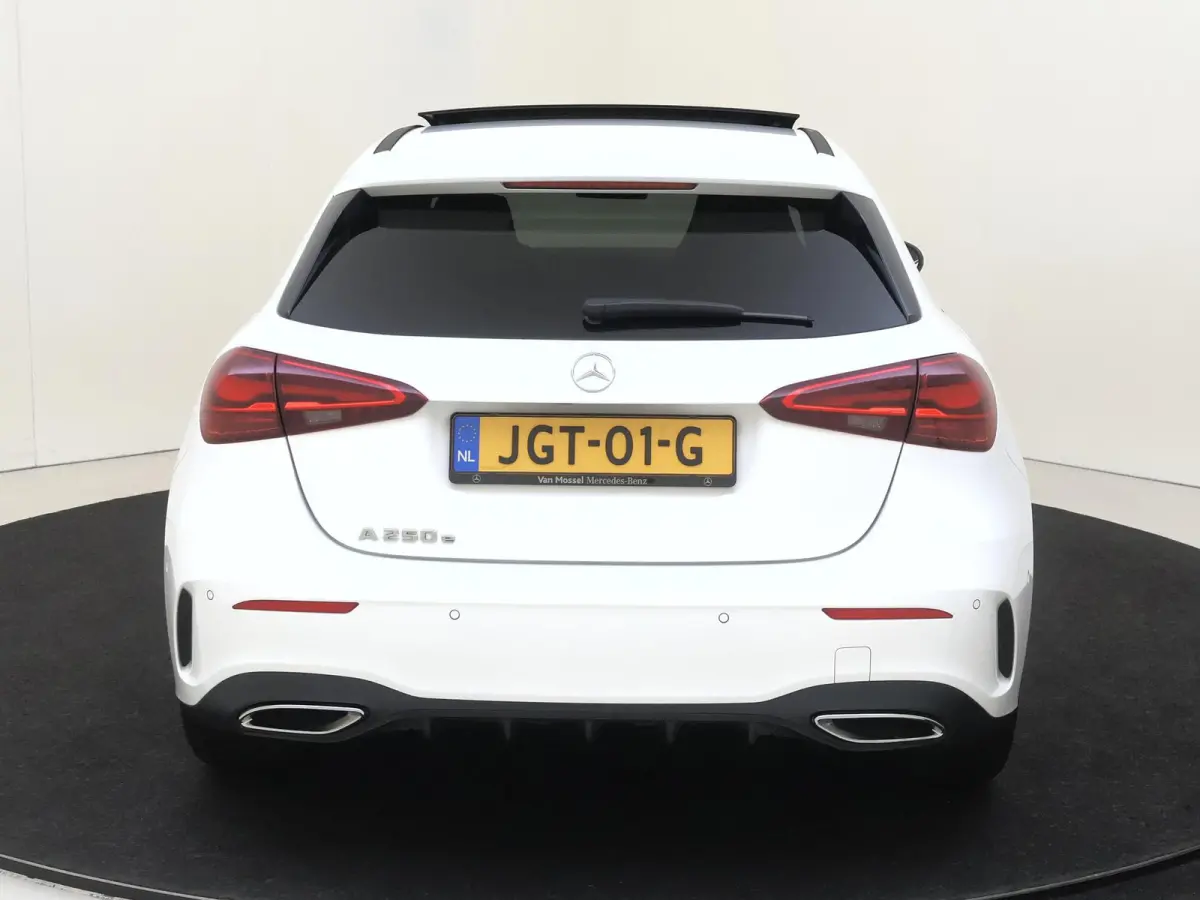 250 e Business Solution AMG / Premium Plus/ Panoramadak/ Night/ Memory/ Head Up/ 360 camera/ Sfeerverlichting