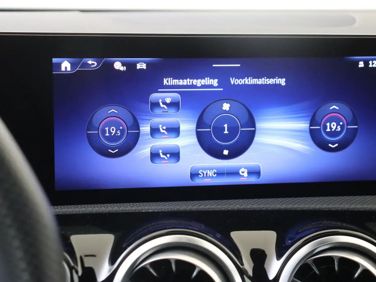 250 e Business Solution AMG / Premium Plus/ Panoramadak/ Night/ Memory/ Head Up/ 360 camera/ Sfeerverlichting