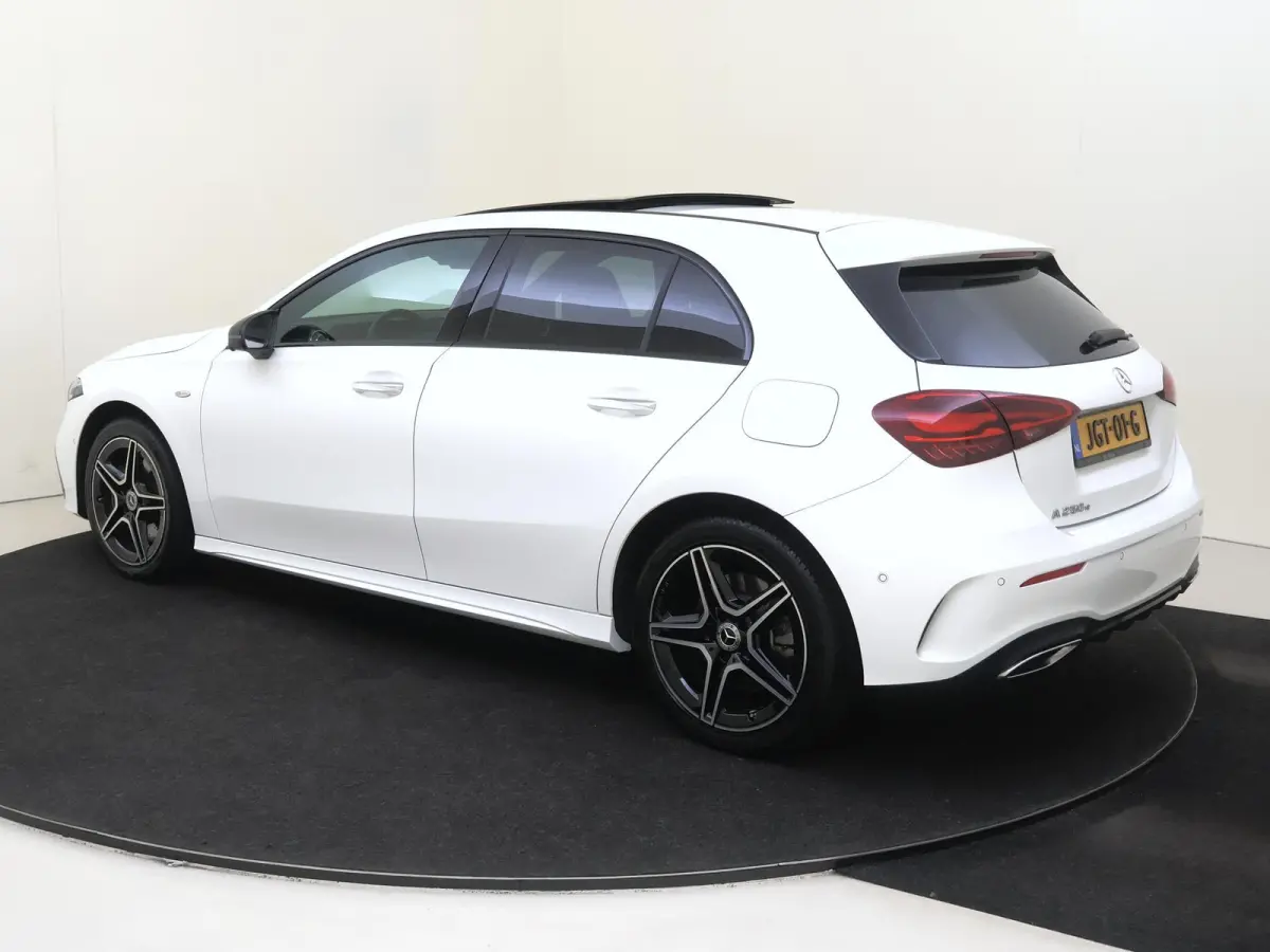 250 e Business Solution AMG / Premium Plus/ Panoramadak/ Night/ Memory/ Head Up/ 360 camera/ Sfeerverlichting