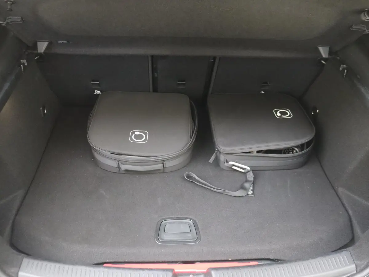 250 e Business Solution AMG / Premium Plus/ Panoramadak/ Night/ Memory/ Head Up/ 360 camera/ Sfeerverlichting